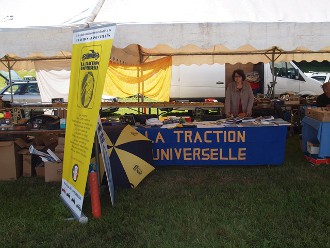 Le stand TU Poitou-Charentes et la boutique.