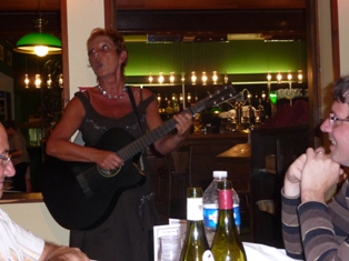 Geneviève chante la traction avant