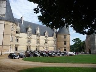 tractions devant le château de la Roche