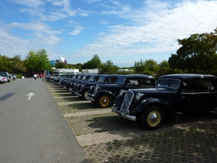 Tractions sur le parking Futuroscope